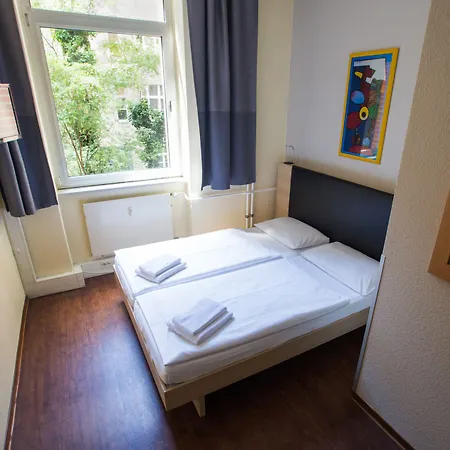 Отель Acama & Kreuzberg 2*