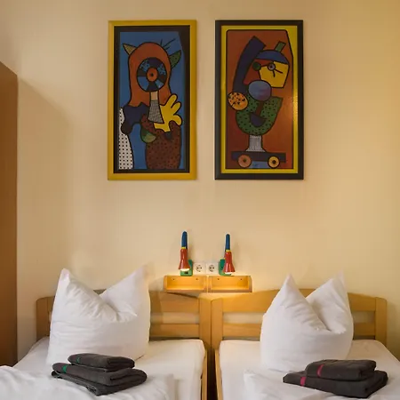 Отель Acama & Kreuzberg 2*