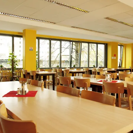 Acama & Kreuzberg 2*