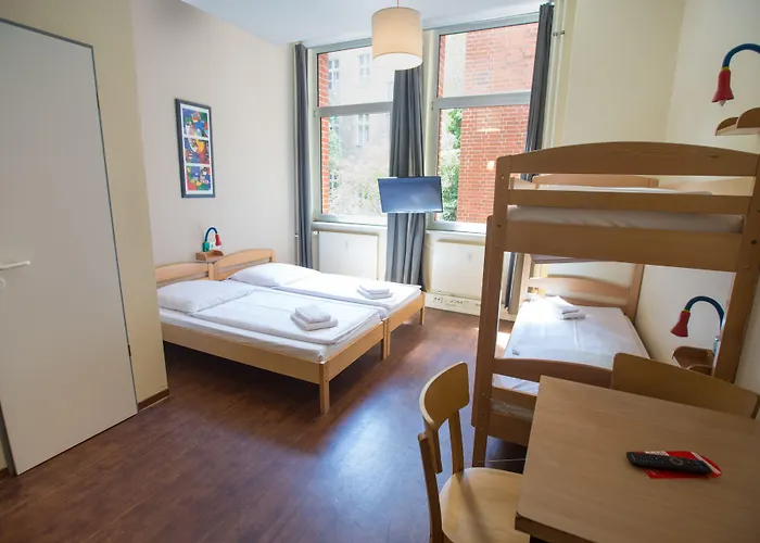 Acama & Kreuzberg 2*