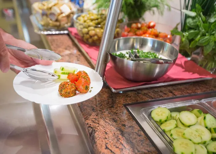 Acama & Kreuzberg Hotel 2*