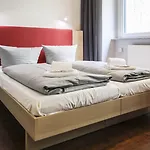 Отель Acama & Kreuzberg 2*