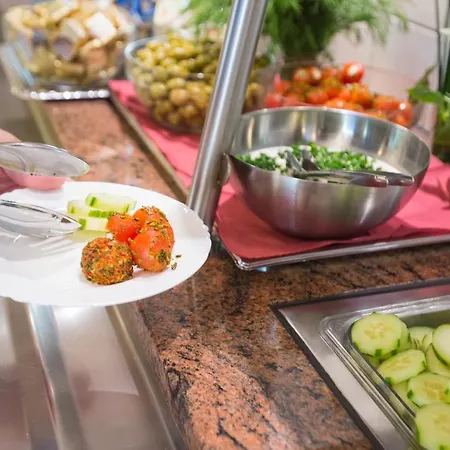 Acama & Kreuzberg Hotel 2*