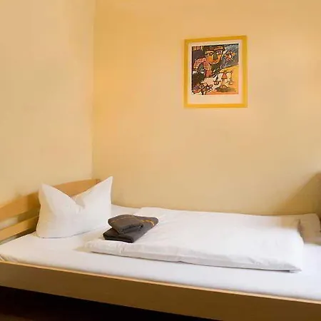 Acama & Kreuzberg Otel 2*