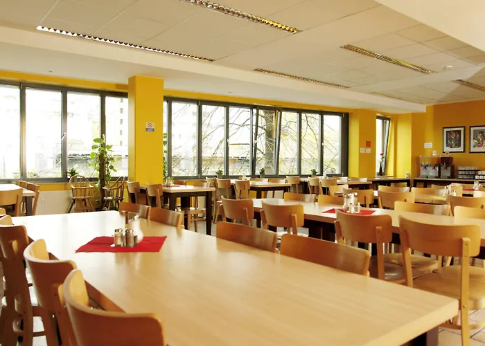 Acama & Kreuzberg 2*