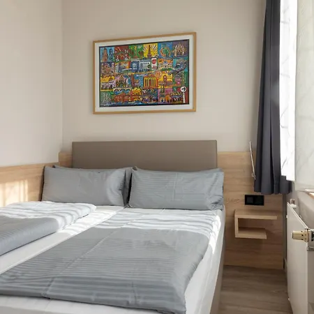 Hotell Acama & Kreuzberg 2*