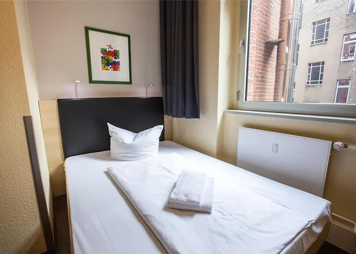 Acama & Kreuzberg 2*